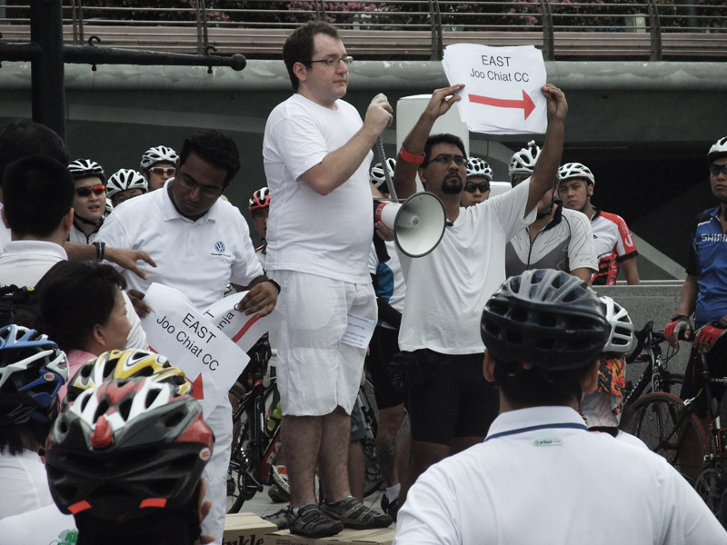 Those riding to the East, follow this direction..