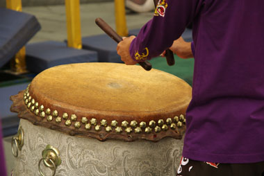 Drumming for lion dance